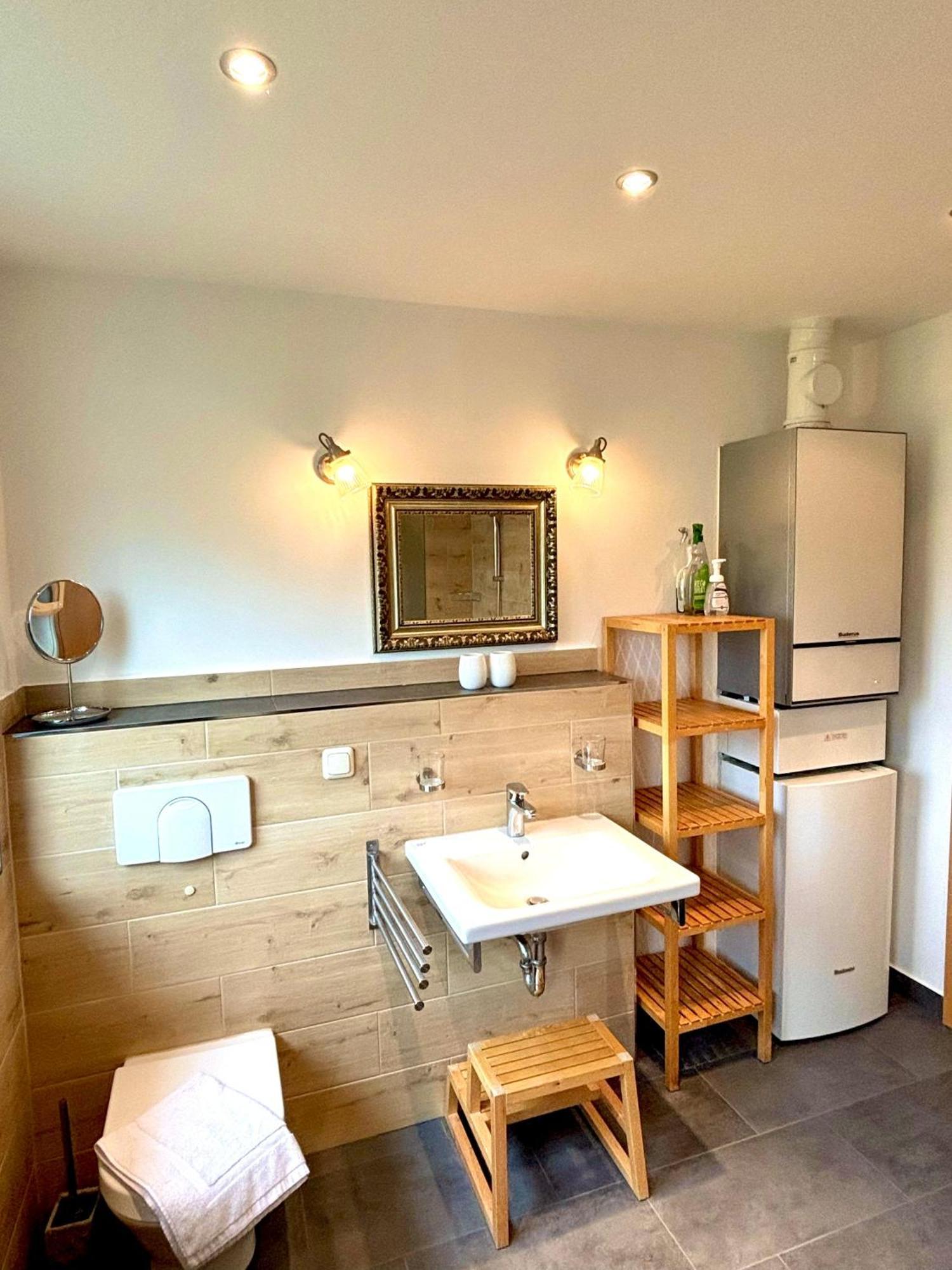 Komfortables Reetdachferienhaus Hasel 1 Puddemin Dış mekan fotoğraf