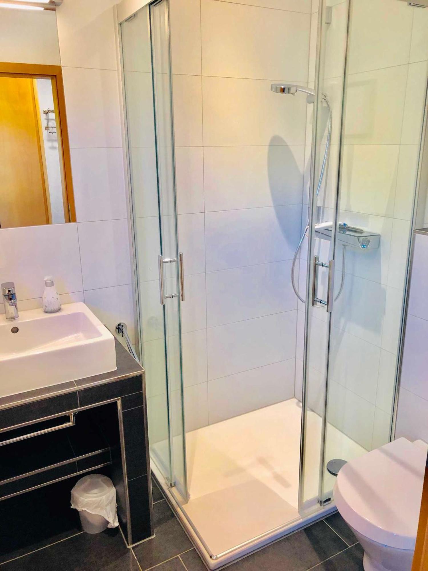 Komfortables Reetdachferienhaus Hasel 1 Puddemin Dış mekan fotoğraf